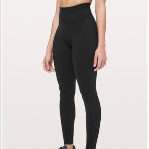 Lululemon keep the heat thermal tight